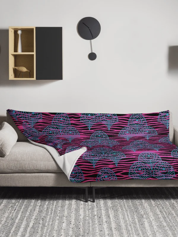 Pink Peacock Feathers Paradise Throw Blanket product image (7)