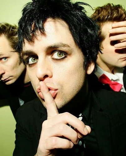 It's the 2000's. Pop Punk is on the rise. Who do you recruit for your ultimate #bestconcertever?? Is it #greenday? #avrillavi...