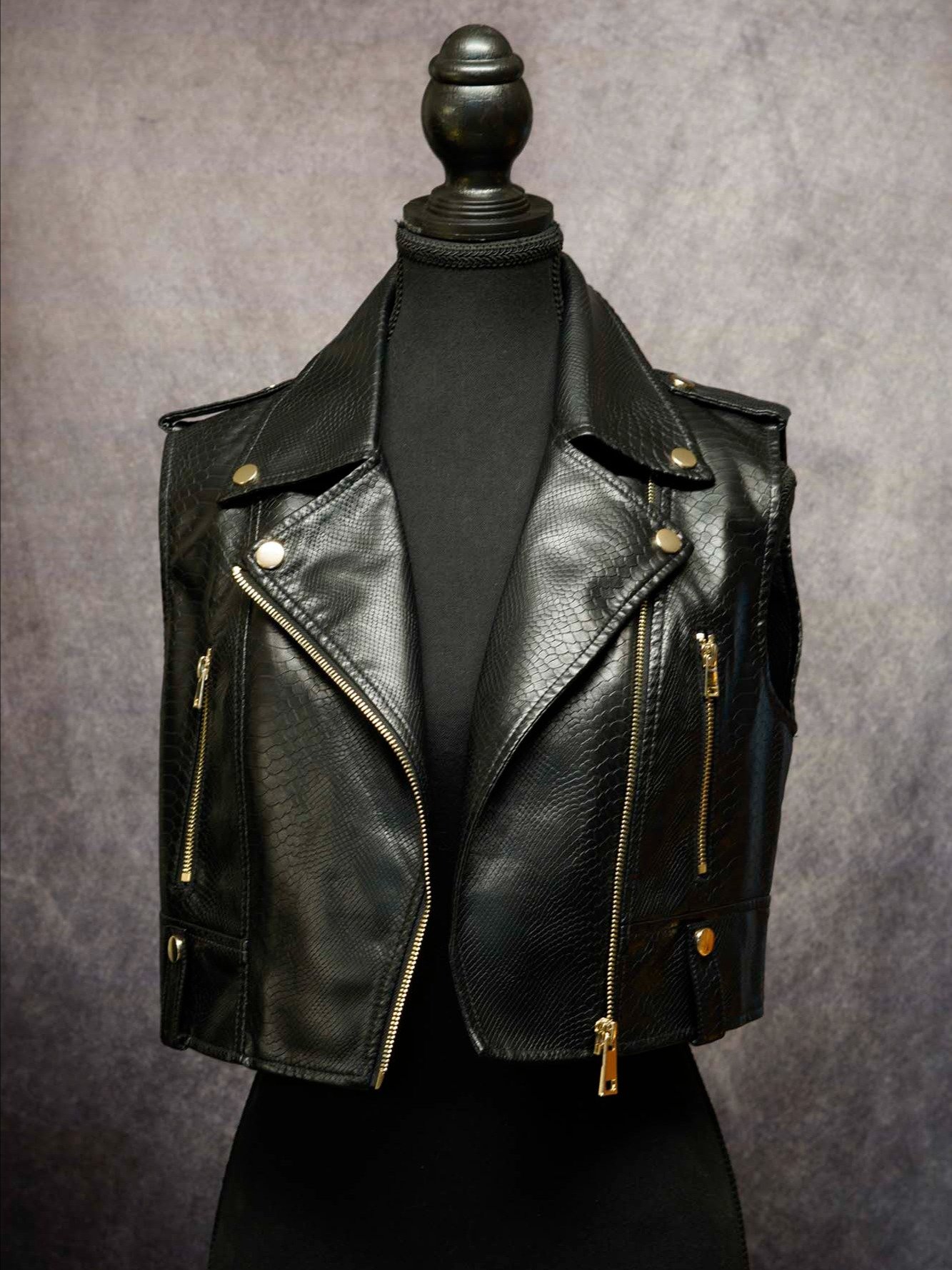 Apashe Vest product image (9)