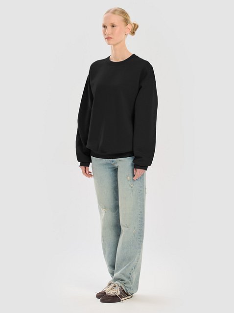 Photo showing Gildan Classic Crewneck Sweatshirt