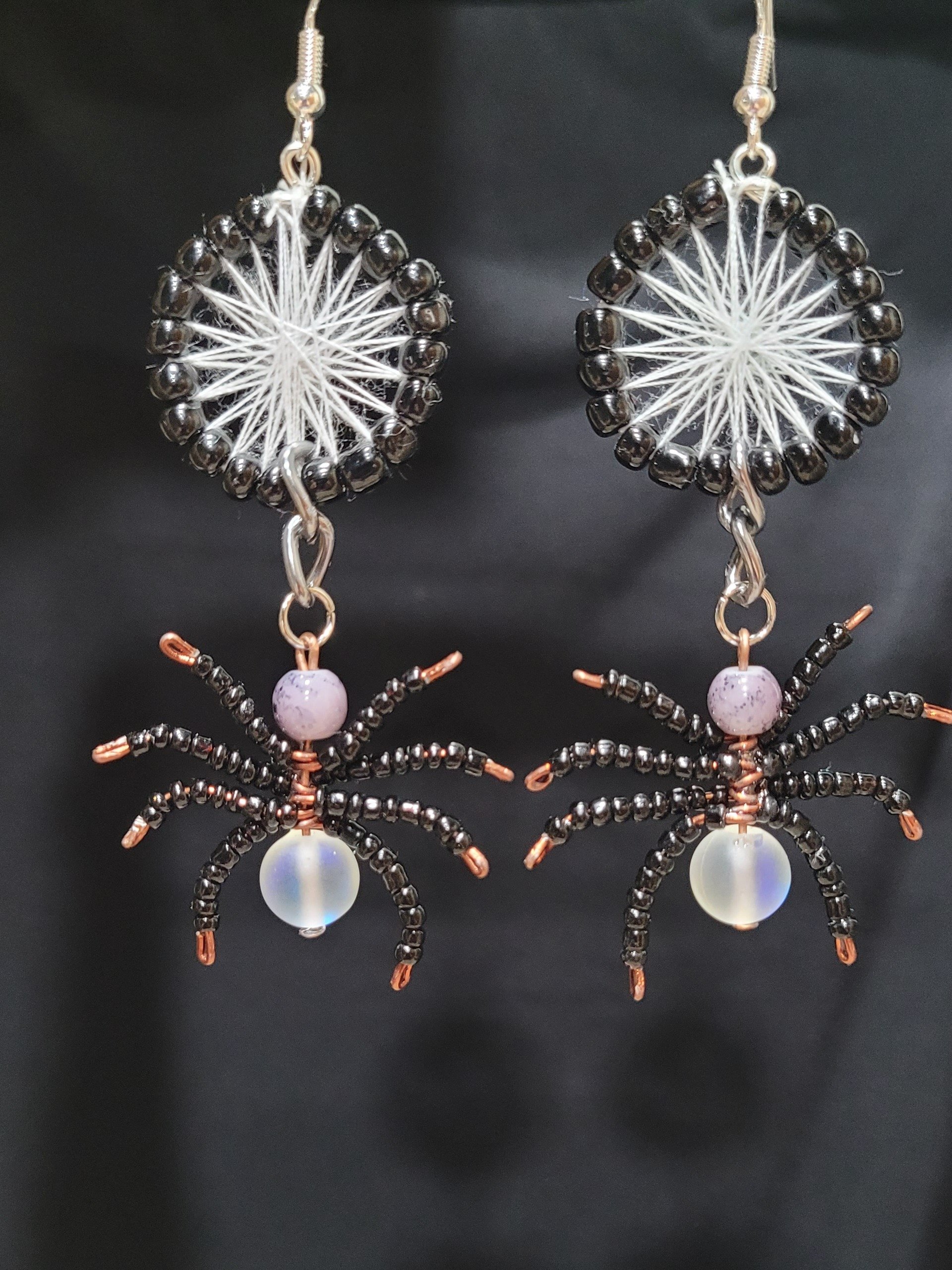 White luminous spider product image (1)