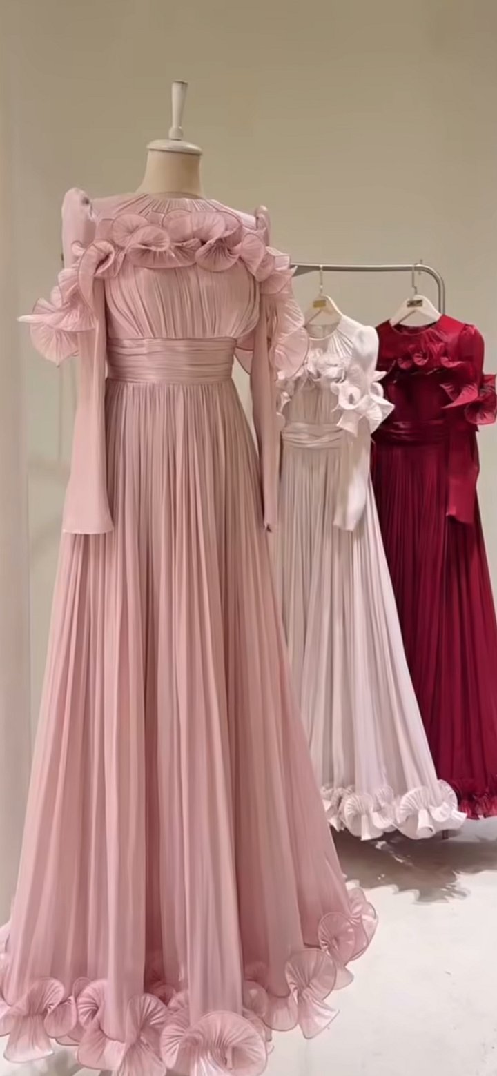 Luxury dress product image (1)