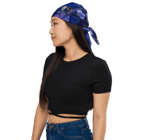 Meet the Violet Garden Bandana , made for warm days and wherever the wind takes you. Soft on skin, easy on the planet. $19. 💜...