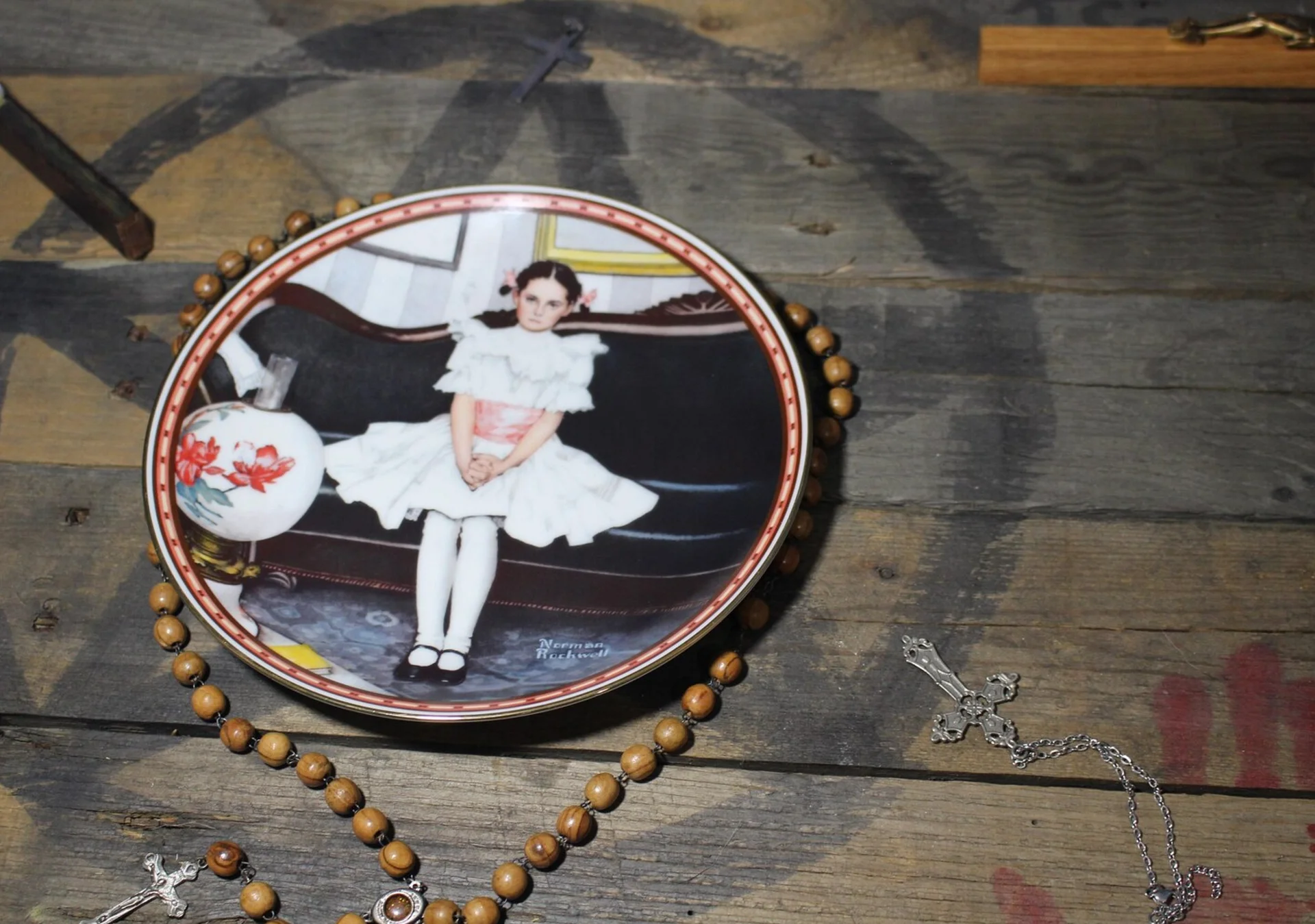 Artifact No.26 - The Sullen Girl Decorative Plate product image (2)
