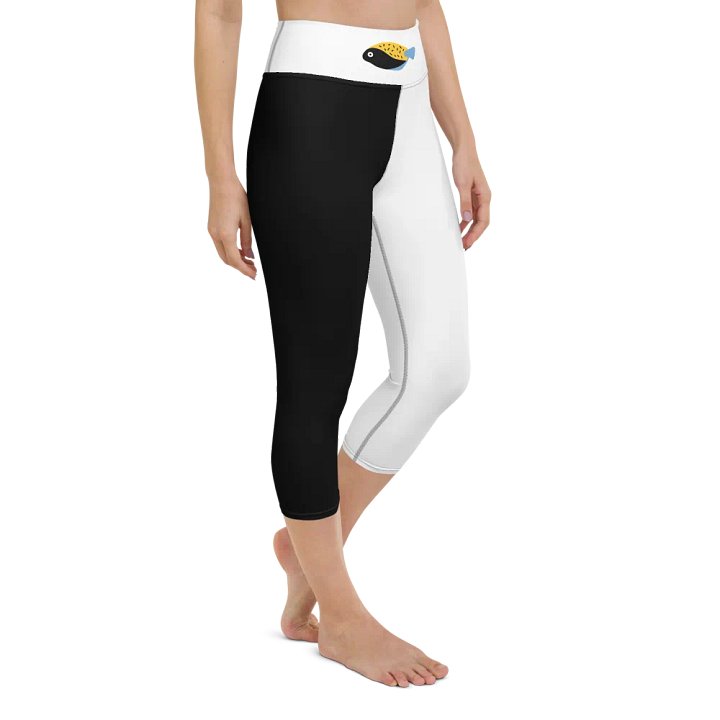 Fish Flexi Capri Yoga Leggings – 90s Vibes, Ultimate Comfort! product image (2)