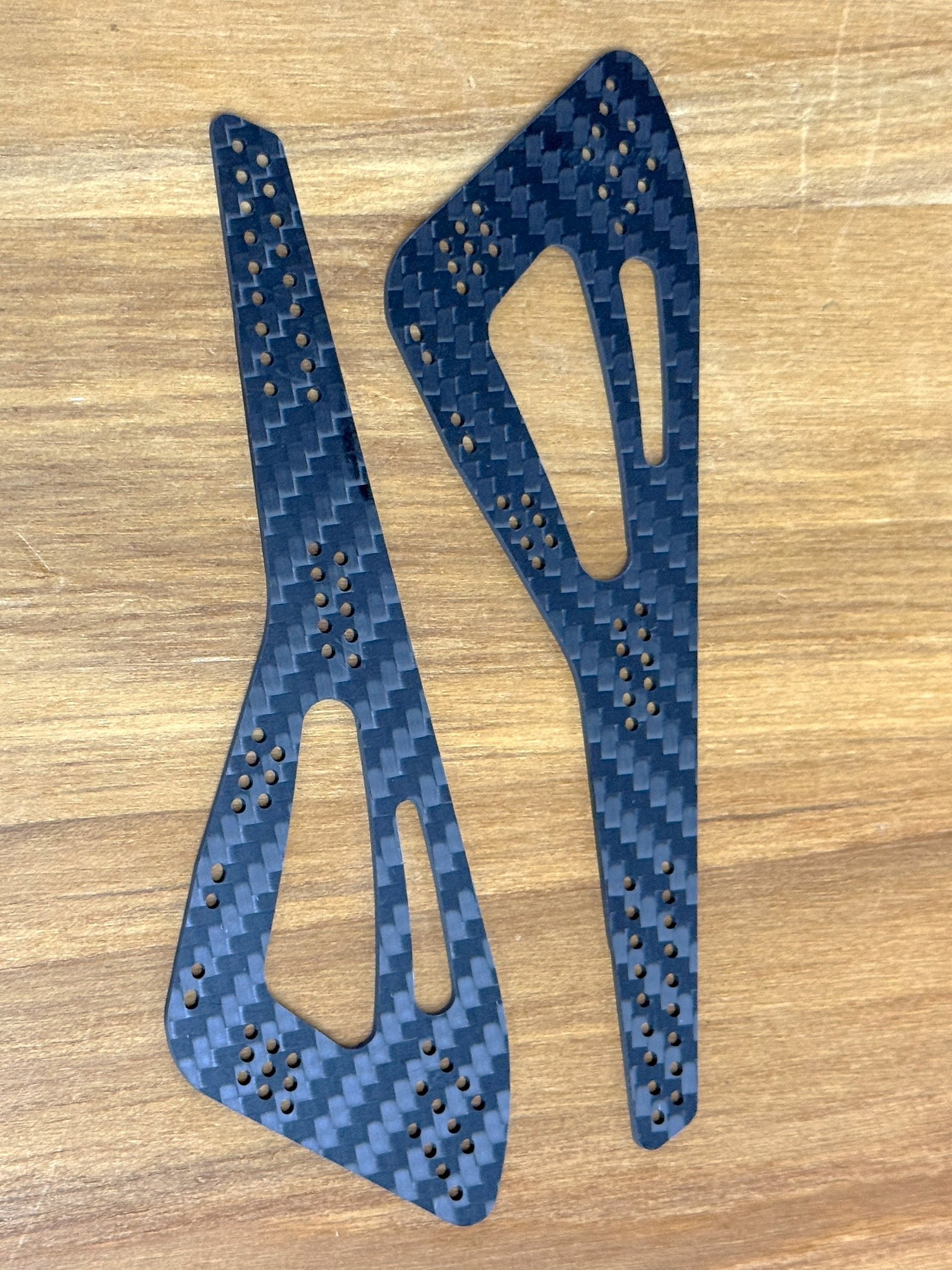 Tadpole 24th Scale Chassis - CARBON FIBER product image (1)