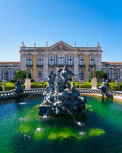 Did you know that there’s a Bernini sculpture hiding in the gardens of Palácio de Queluz?⛲️🌿 On the second video clip 👉 you’l...