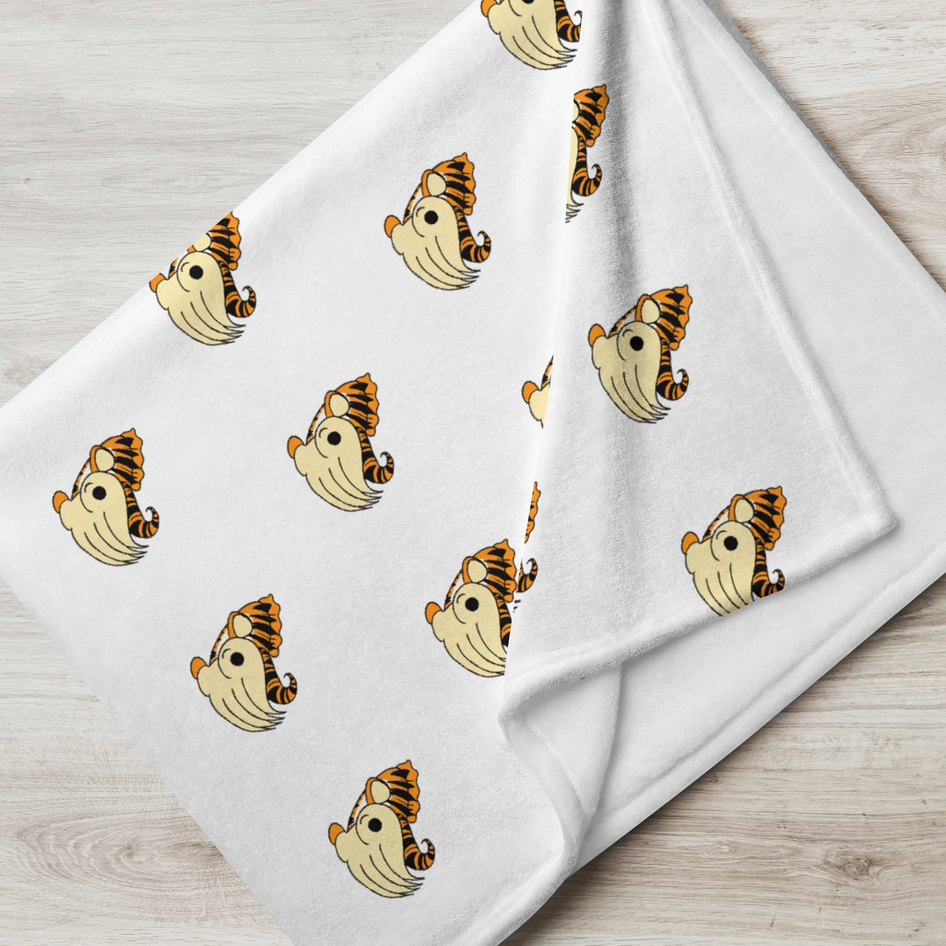 Bounce Cuttle Throw Blanket product image (7)
