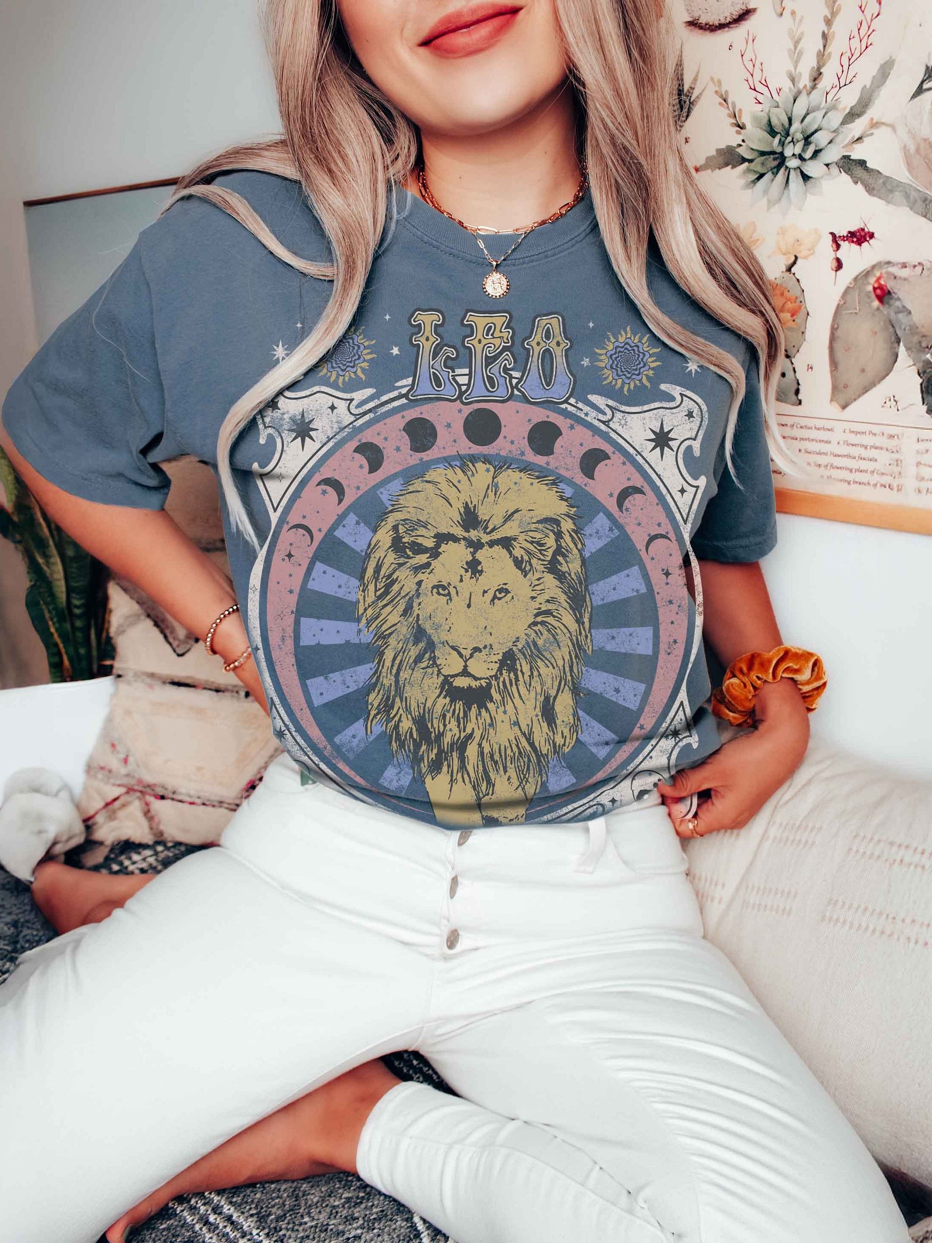 Leo Zodiac Shirt – Vintage Lion Astrology Graphic Tee (July 23 – August 22) - Dark Academia product image (2)