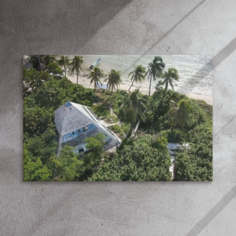Lost in Paradise – The Mysterious Pyramid product image (1)