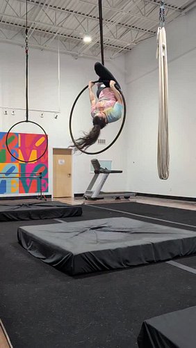 Cute superman exit out of knee hook on span in Lyra 2 today