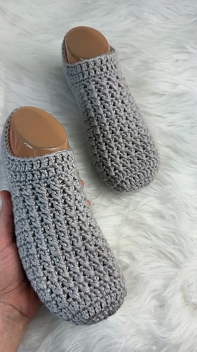 Drop “EVERYDAY” in the comments and you’ll get a link to the video tutorial and written pattern for these super comfy slipper...