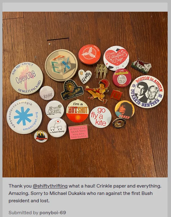 Buttons and Pins Junk Box product image (6)