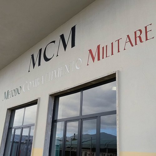 Da un po' di tempo, dov'era lo spaccio, è sorta una Palestra MCM per il Metodo Combattimento Militare.🇮🇹
#terraecielo2020 #te...