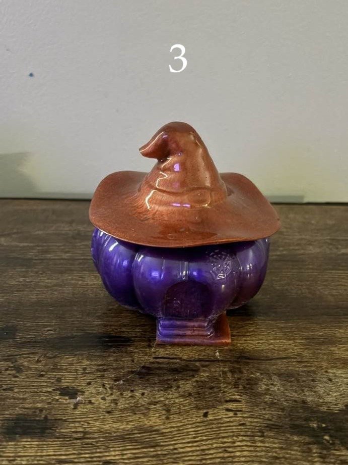 🕯️ Handmade Resin Halloween Decorations – Witches, Skulls, Hands & More product image (3)