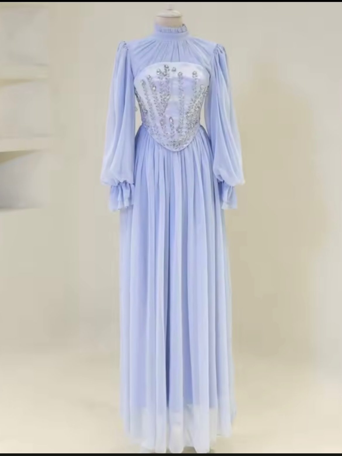 Luxury dress product image (6)