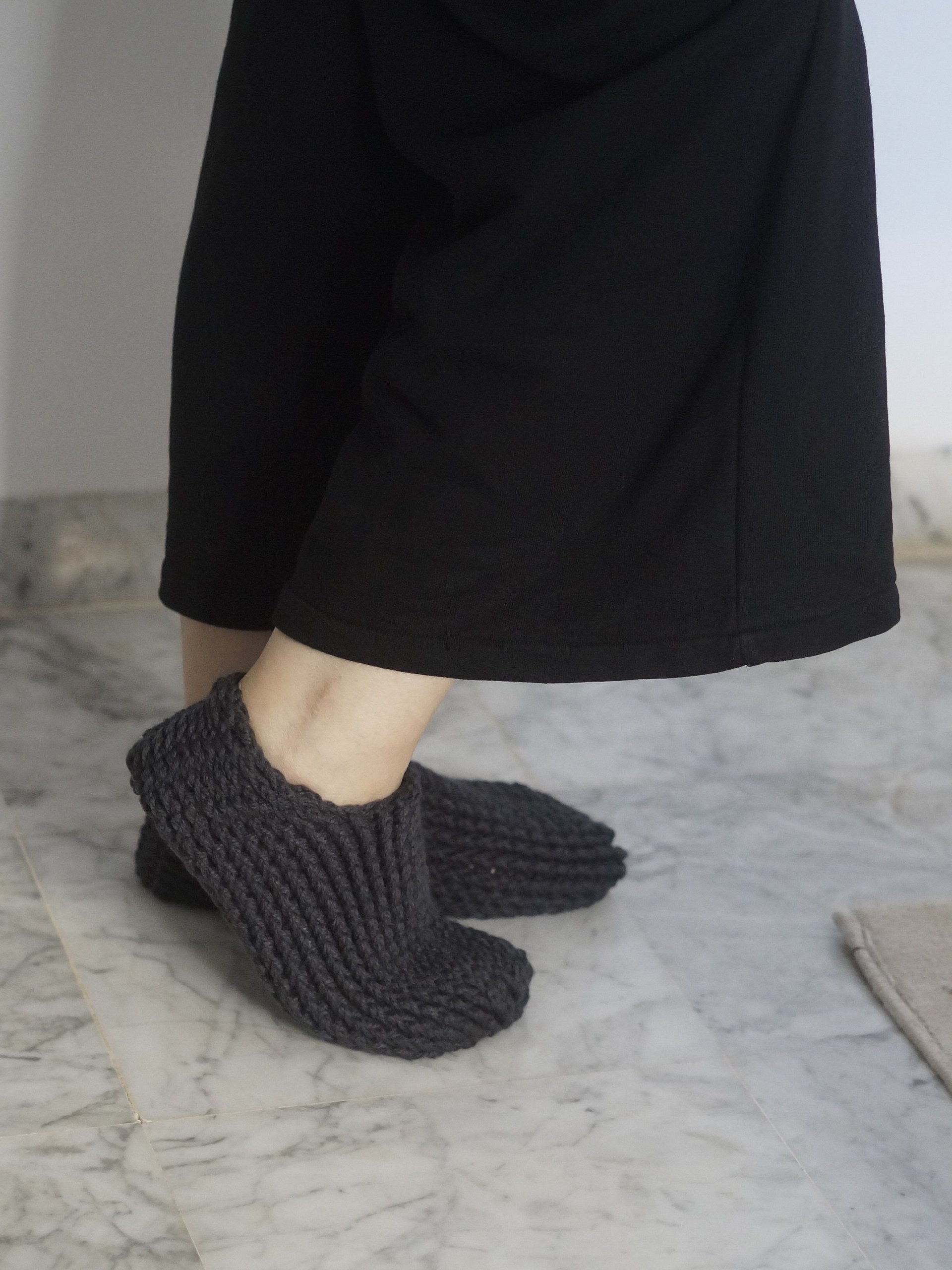 Thick warm slippers Crochet pattern product image (5)