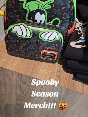 New Halloween Merch spotted at Box Lunch!!! 👻🎃🔥 #disney #disneyworld #disneygram #disneyparks #disneyprincess #disneysprings #disneyphotography #disneylove #disneyoutfit #disneyinsta #disneyfan #disneymagic #BnBriTV #bnbritv #loungefly #disneyloungefly #disneyloungeflybag 