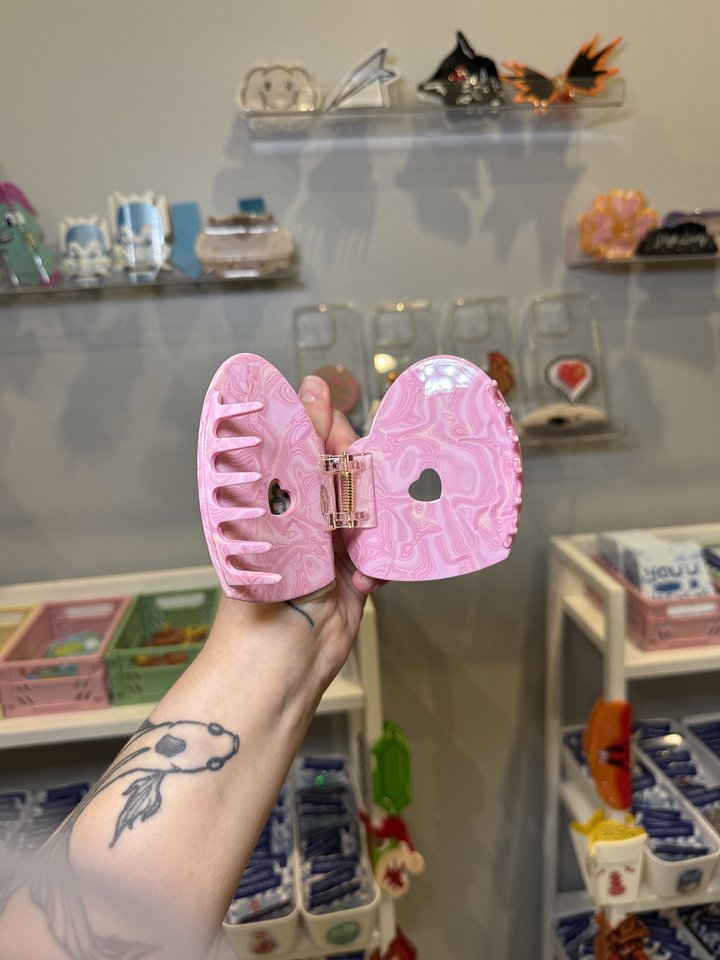 HEART WEIGHT HAIR CLAW product image (2)