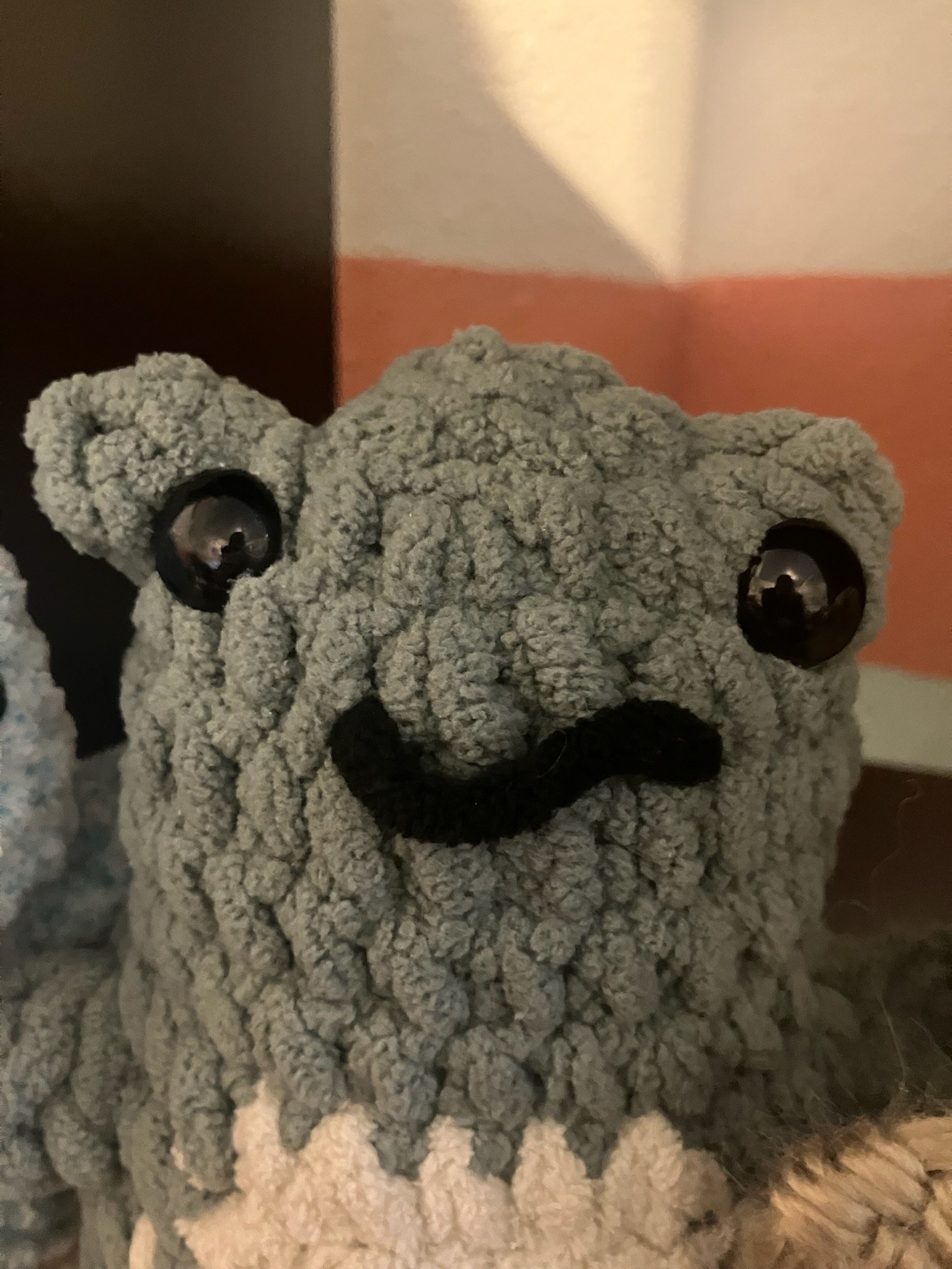 Two-Tone Mood-Changing "Booty" Frog - Interactive Fidget Plush product image (4)