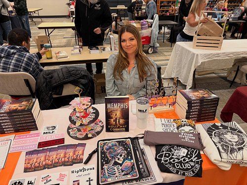 Come out and see me at the Burlington Book Expo today until 4pm 📚🖤 #localauthors #bookevents #authorsigning #bookstagram #thr...