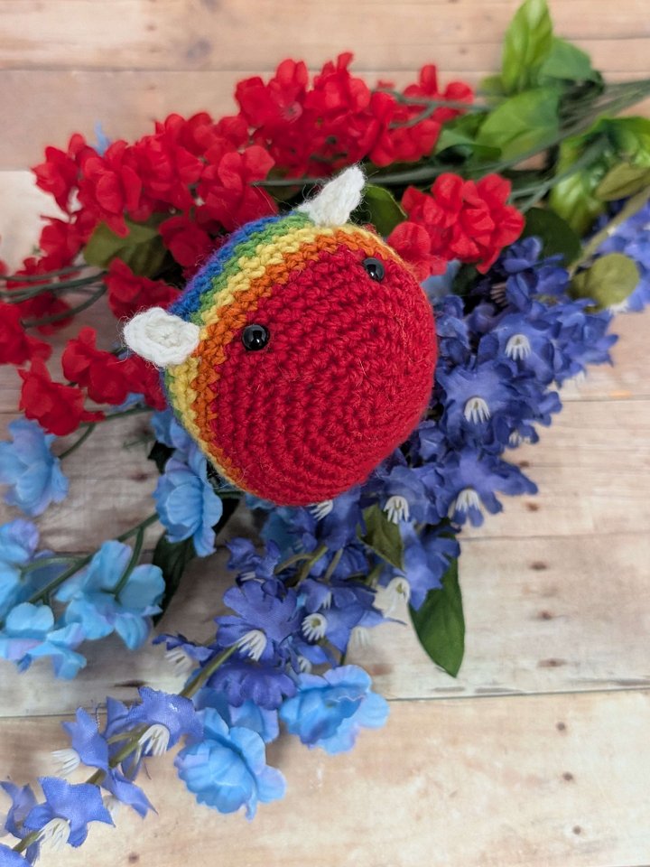 [PRE-ORDER] Pride Bee Plush product image (2)