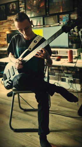 Carving Thine Kingdom - @inferi_official is one of the best tunes ever. Though playing bass to this is pretty physically dema...
