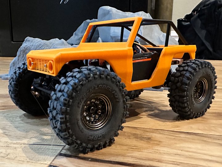 FORD BRONCO PINCHED BODY 2.0 SCX24 RC CRAWLER product image (1)