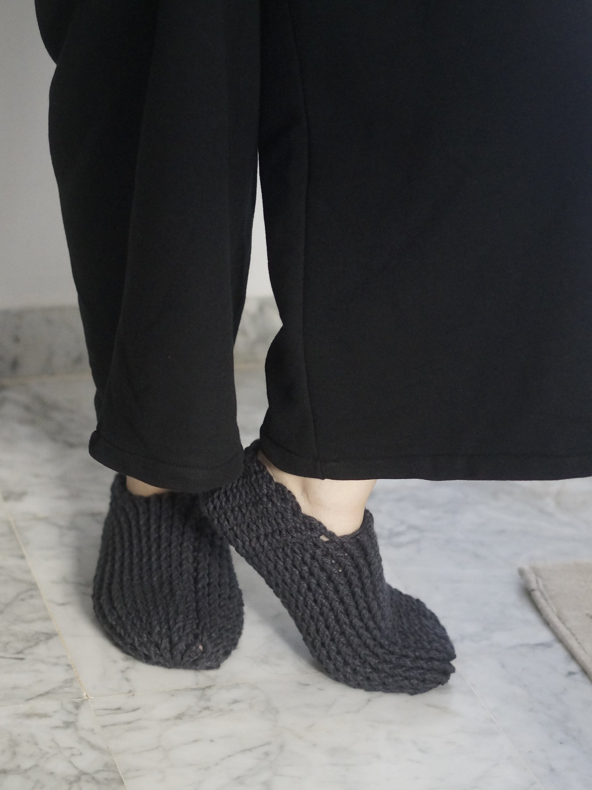 Thick warm slippers Crochet pattern product image (3)