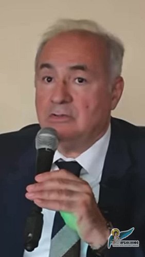 🔴🔵⚪️ Isključili im struju: Tribina Mila Lompara i Vladimira Dimitrijevića koju je Vučić hteo da zabrani!

Insert sa tribine “...