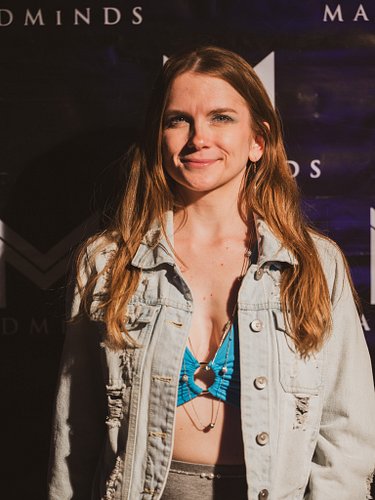 Tonight around 6pm, we will be live on twitch at a @madmindstakeover show!!!!! 🗣️🎤👏🏻 so excited to see all the talent 🥰 get y...