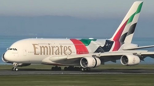 @emirates A380 arriving into @aucklandairport as EK448 direct from @dxb in the stunning UAE flag livery. Beautiful looking ai...