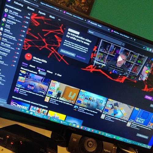 Gå da lige ind og følg mig på twitch så i ved jeg streamer seneste gang