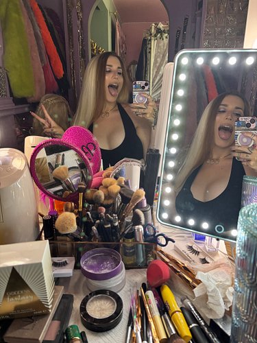 Getting tats with my man for his bday! 👽✌🏻 @ingleink @mishayla_tattoos