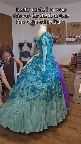 See you this weekend at @japanexpo_fr 
I will be in this dress on Saturday and a costume judge on sunday.
Come say hi in the ...