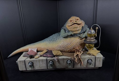Sideshow Jabba in the house! Fits great in this @moduspacesg corner unit. Excited to build out this display more. #jabbathehu...