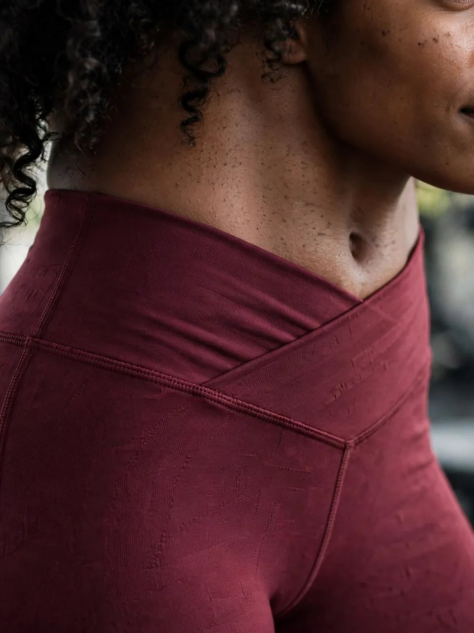 Crossover Leggings with Pockets — Women Who Lift (Chocolate) product image (5)
