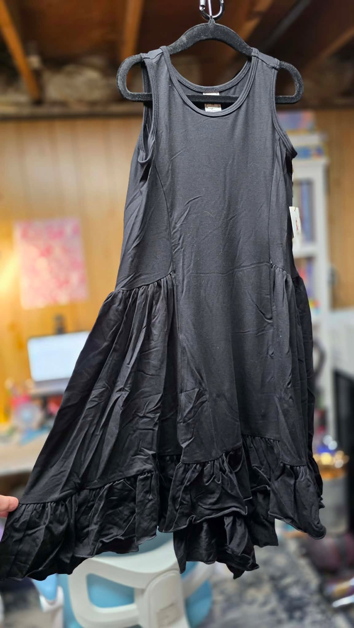 PLACARD - Size 8 - NEW - Black Bustle product image (1)