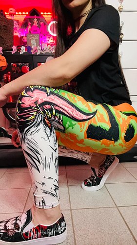 Horror merch is what I live for! 🤘🏼

I’m officially partnered with @midnightmonstersociety and if you shop online by clicking...