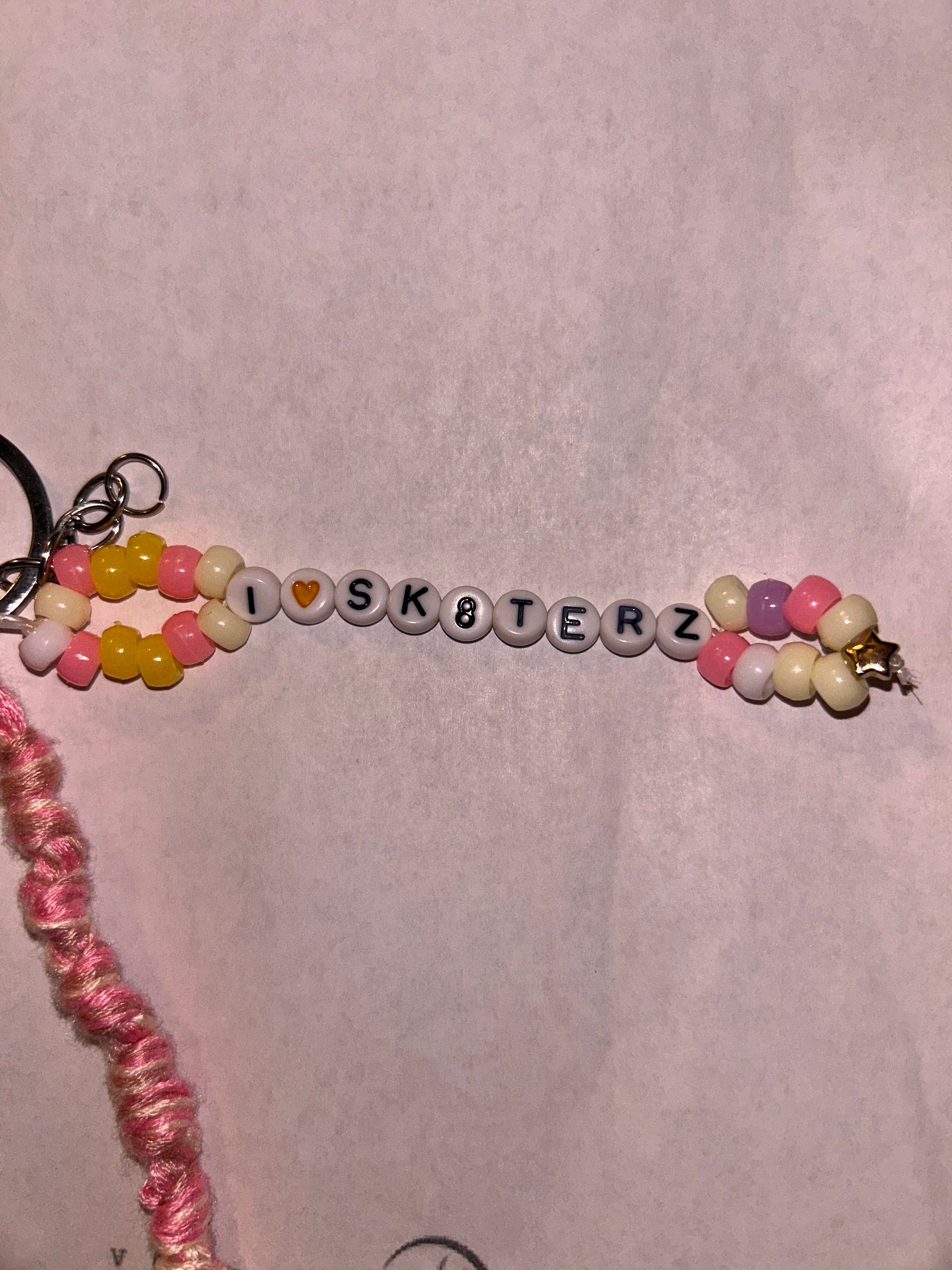 "I <3 Sk8terz" keychain product image (5)