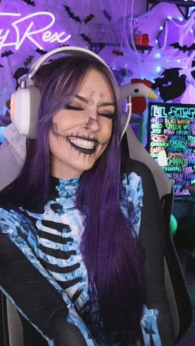 THERE IS NO WAY THIS WAS THE TOP CARD WHILE I WAS RIPPING POKEMON PACKS 😭

#Pokemon #twitchstreamer #streamerforyou #streamer...