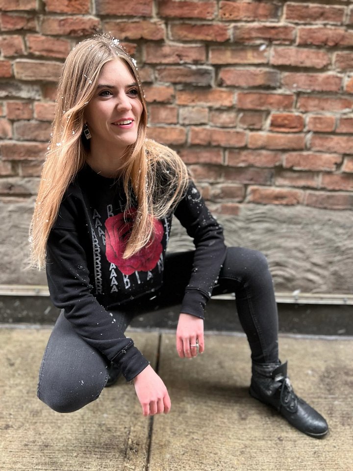 Radiant Grunge Cropped Sweatshirt product image (2)