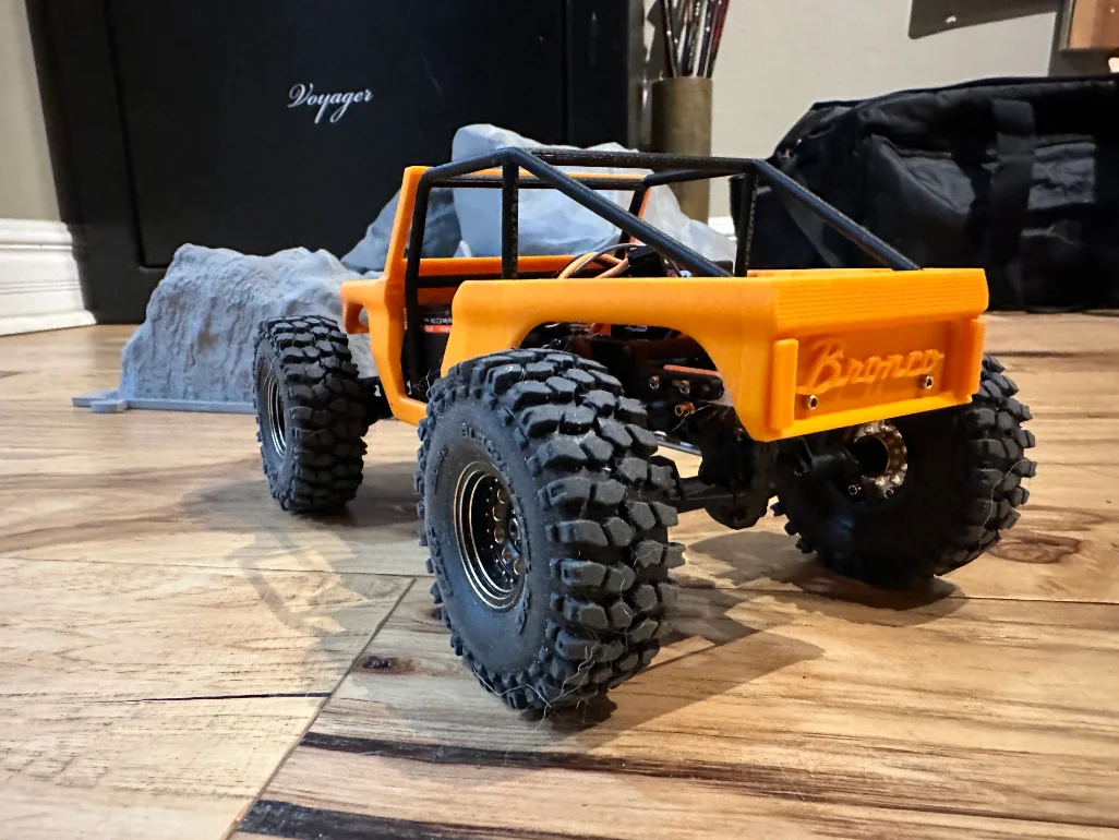 FORD BRONCO PINCHED BODY 2.0 SCX24 RC CRAWLER product image (2)