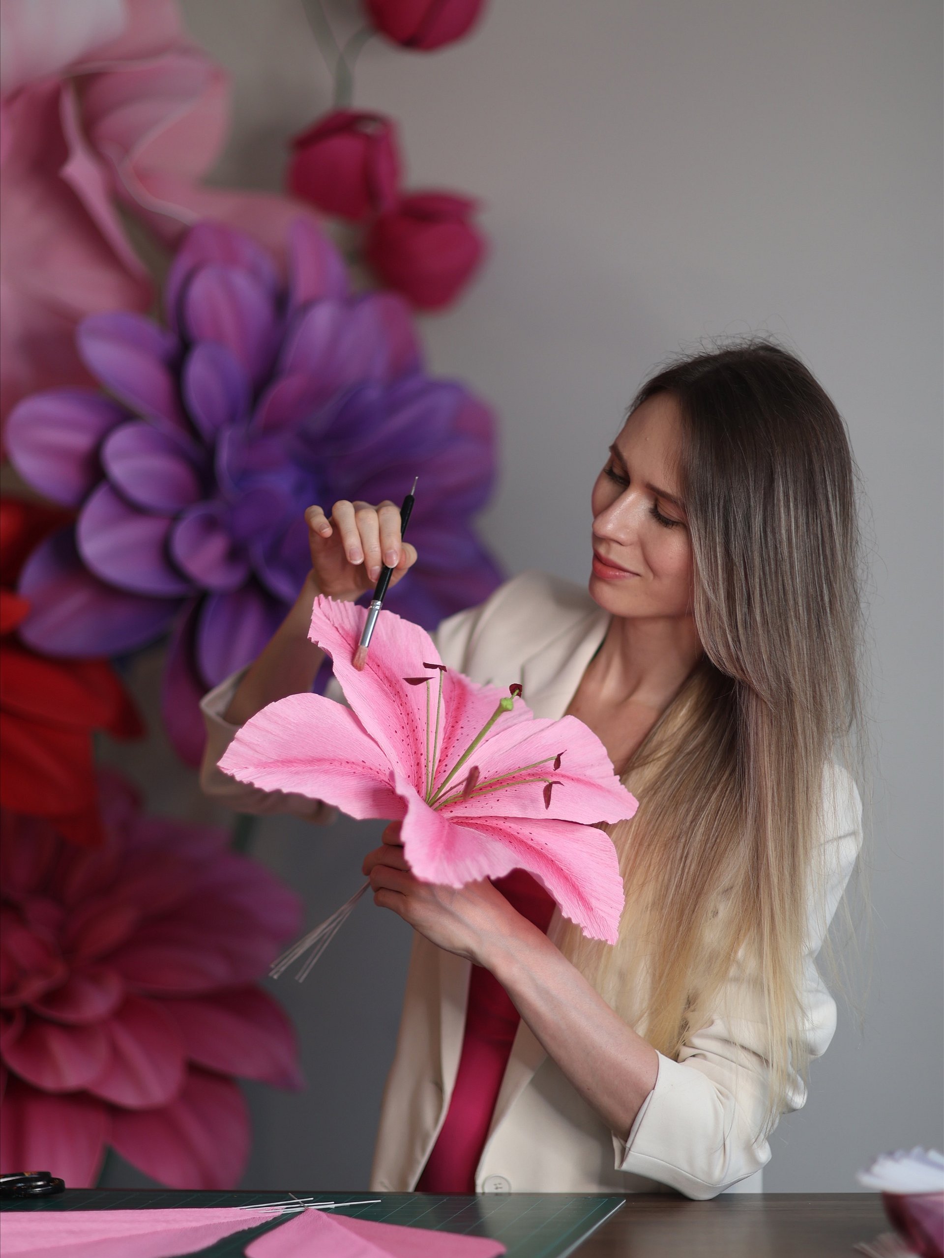 DIY Giant Crepe Paper Lily Flower: 3 sizes Templates from Video Tutorial + Materials Checklist product image (1)