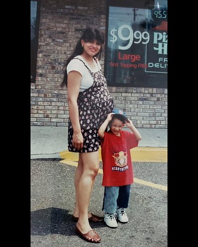 Te amo Mami ❤️

​Thank you for always believing in me and my dreams and for showing me what's possible if you just keep movin...