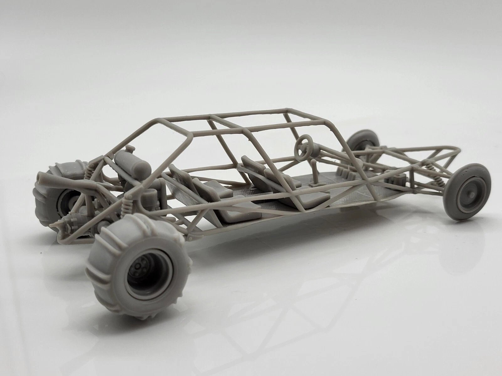 Four-seater Old School Dune Buggy Fully Detailed 1/25 Scale Model Kit product image (5)