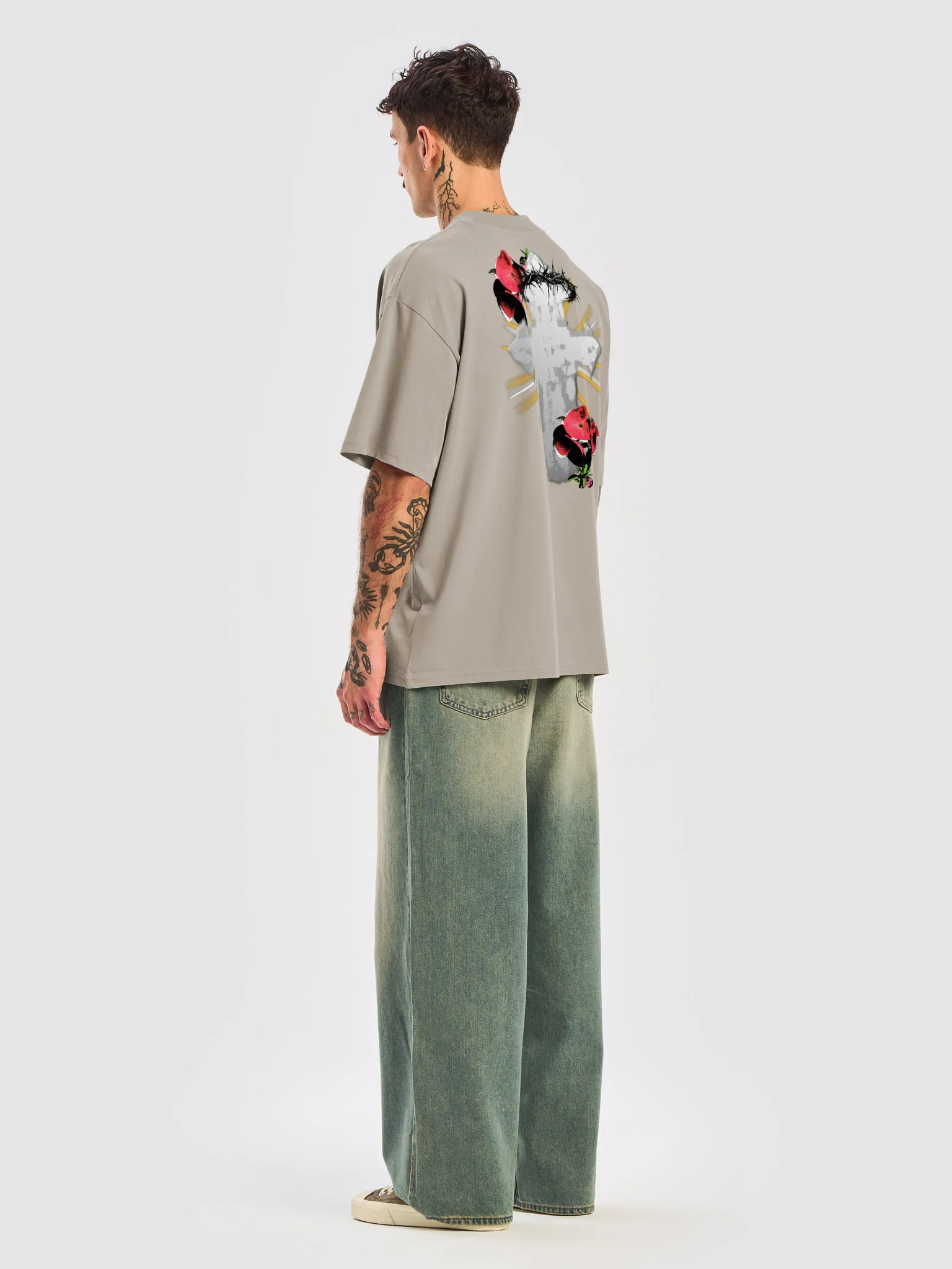 THORNS TEE product image (6)