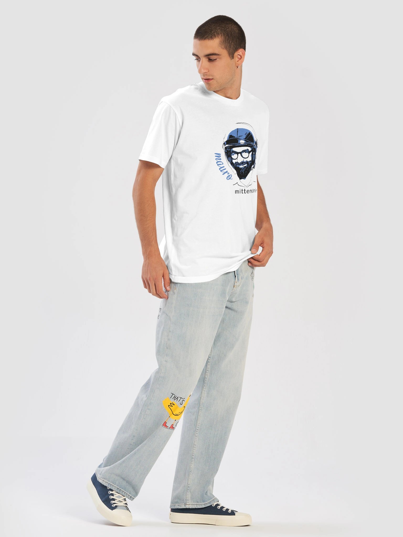 „MITTENDRIN“ T-Shirt (Unisex) product image (5)