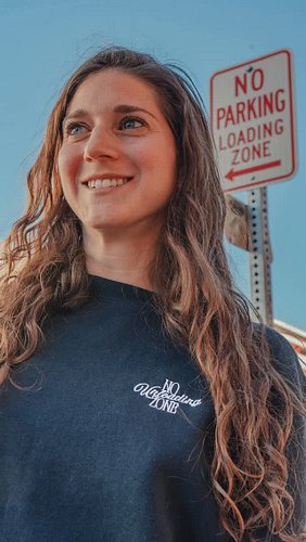 🚩🚩🚩When someone starts trauma-dumping in the group chat before 8am.

Sorry bestie, wrong lane.