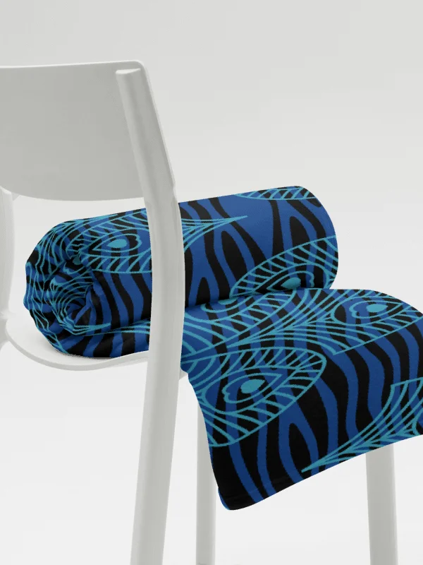Blue Peacock Feathers Paradise Throw Blanket product image (6)